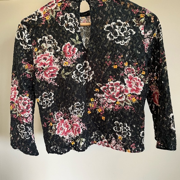 Zara Lace Top - Picture 6 of 7